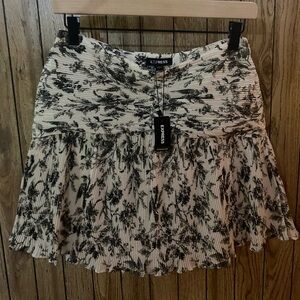 NWT Express Pleated Floral Mini Skirt